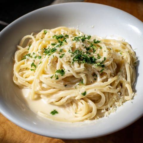 Creamy Three-Cheese Spaghetti