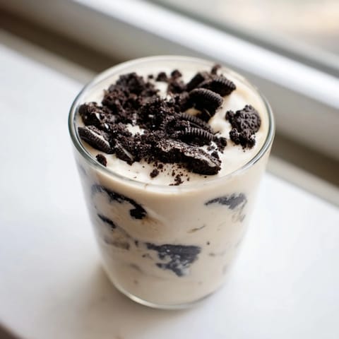 Vanilla pudding with Oreos